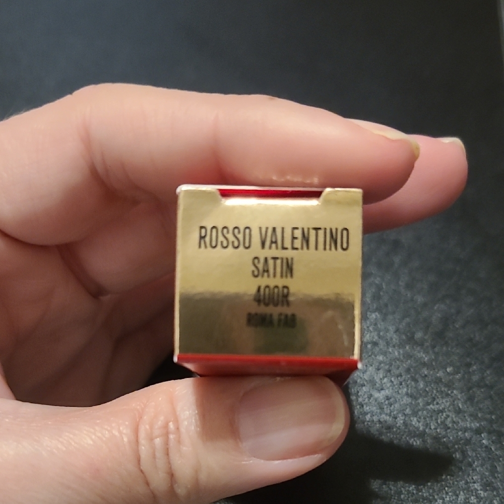 Rosso Valentino Lipstick - Satin 400R Roma Fab - Picture 3 of 6